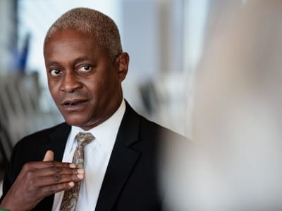 Fed Atlanta Ingin Tunggu Efek Suku Bunga Sebelum Pangkas Lagi di 2025