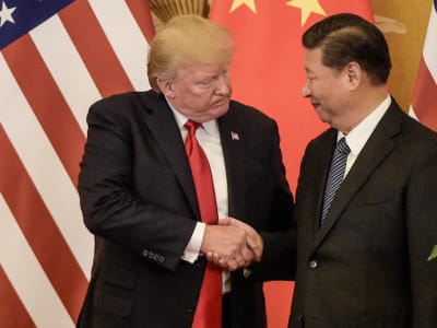 Trump Komunikasi dengan China untuk Potensi Tunda Tarif 10% yang Akan Berlaku