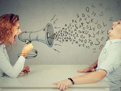 Benarkah Perempuan Bicara Lebih Banyak? Studi Terbaru Ungkap Fakta Usia