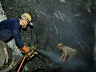 China Batasi Ekspor Logam Kritis Saat Tarif AS Naik, Risiko untuk Industri Global