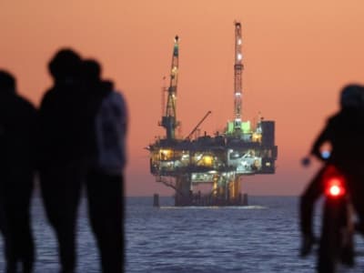 Dampak Kebijakan Energi Trump: Emisi Naik, Kesehatan Terganggu, dan Pekerjaan Hilang