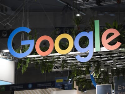 Alphabet Kehilangan Daya Saing: Pendapatan Cloud Melambat dan Rencana Belanja Mencuat