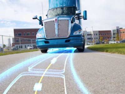 Teknologi Jalan Pintar untuk Mengisi Daya Mobil Listrik Saat Berkendara