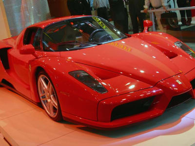 Ferrari Tetap Mengkilap: Mobil Listrik Pertama dan Laba Meningkat di 2025