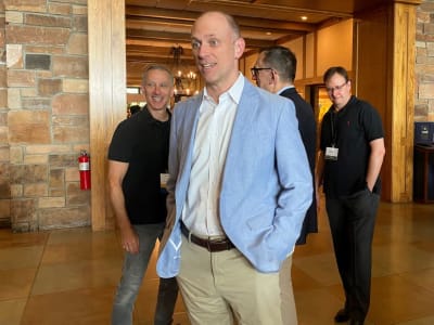 Austan Goolsbee: Risiko Inflasi Berat Akibat Tarif dan Gangguan Rantai Pasokan