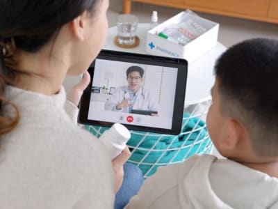 Teknologi AI DeepSeek Dorong Efisiensi Layanan Rumah Sakit dan Apotek ClouDr