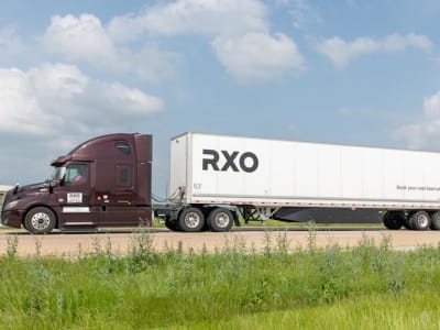 RXO Alami Tekanan Besar Setelah Integrasi Coyote, Saham Turun Tajam