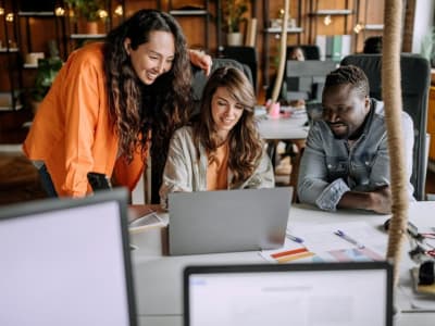 Tiga Kunci Sukses Bisnis 2025: Investasi SDM, Proses, dan Teknologi AI