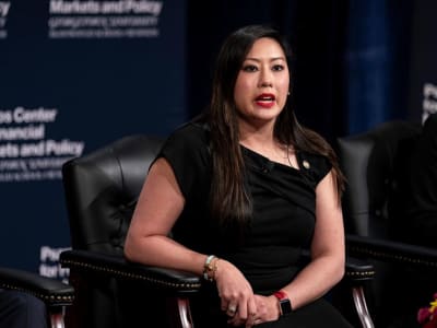 Kontroversi Kepemimpinan CFTC: Caroline Pham Ganti Pejabat Saat Diselidiki