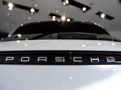 Penurunan Saham Porsche Terkait Proyeksi Margin Keuntungan 2025 yang Mengecewakan