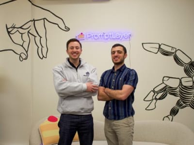 PromptLayer: Mempermudah Ahli Domain Menjadi Pengendali Utama AI Generatif