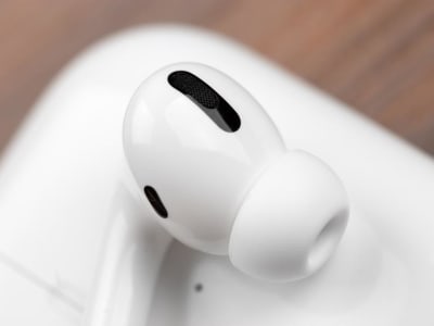 Apple Ciptakan AirPods Baru yang Bisa Dipakai dan Digerakkan Pakai Sarung Tangan