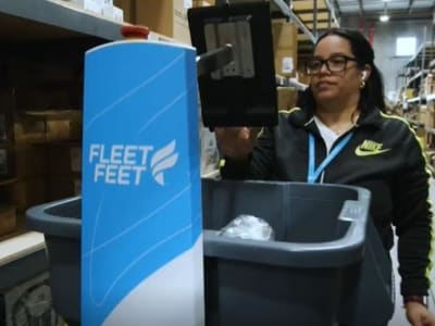 Fleet Feet Mempercepat Layanan dengan Robot Gudang Otonom di Gudang Kecil