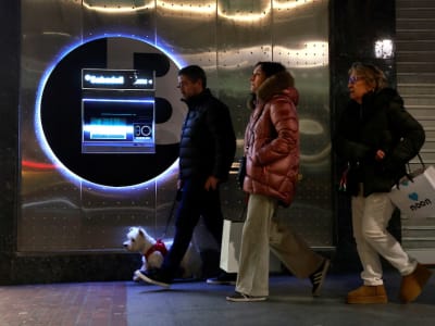 Sabadell Naikkan Dividen untuk Lawan Tawaran Takeover BBVA di 2025