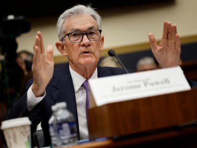 Inflasi AS Stabil dan Pertumbuhan Pekerjaan Kuat, Fed Tahan Suku Bunga