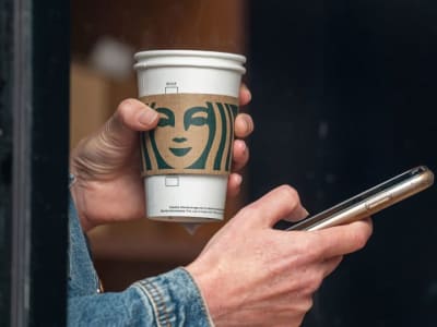 Starbucks Tawarkan Kopi Gratis Pasca Super Bowl sebagai Bagian Perubahan Strategi
