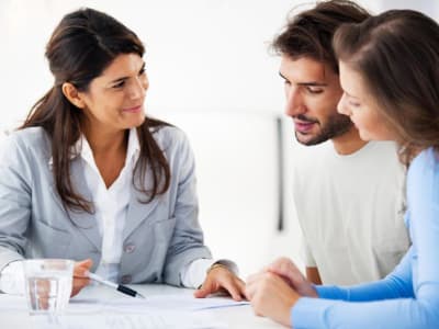 Panduan Lengkap Biaya dan Cara Hemat Jasa Pengacara Saat Beli Rumah