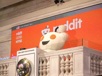 Reddit Tumbuh Pesat: Pendapatan dan Pengguna Naik, Saham Melonjak Tajam