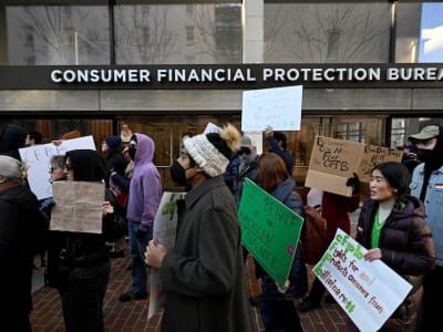 Penghentian Operasi CFPB Picu Protes dan Ancaman Perlindungan Konsumen di AS