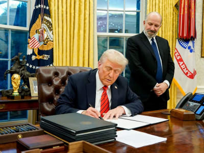 Trump Kembali Berlakukan Tarif 25% untuk Baja dan Aluminium Impor AS