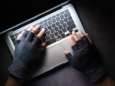 Kerugian Rp7,5 Triliun Akibat Penipuan Memecoin Melalui Akun Selebriti di 2024