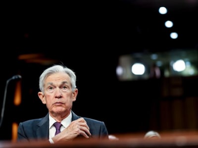 Powell: Fed Tidak Akan Buru-buru Turunkan Suku Bunga di Tengah Ketidakpastian Trump