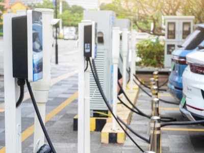 Strategi Cerdas Ritel Hadapi Tantangan dan Peluang Jaringan Pengisian EV