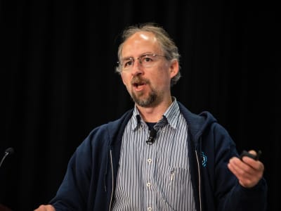 Mengapa Bitcoin Lawan Kuat Central Bank Digital Currencies (CBDCs) yang Kontrol Terlalu Besar