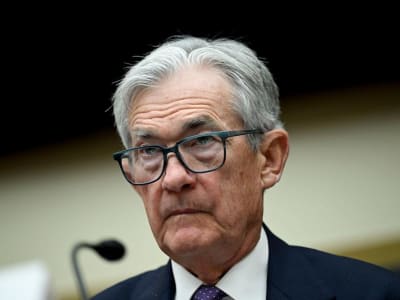 Powell Tegaskan Inflasi Belum Usai, Fed Tetap Jaga Suku Bunga Tinggi