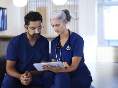 Bagaimana Integrasi Data AI Mengubah Sistem Kesehatan di Tengah Krisis Lansia AS