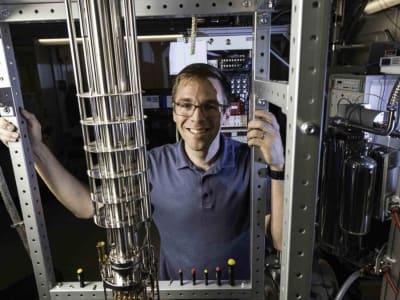 Terobosan: Konfirmasi Nuclear-Spin Dark State Bantu Stabilkan Komputer Kuantum