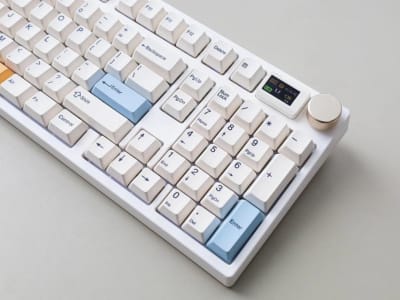 Keydous NJ98 Custom: Keyboard Mekanis Serba Bisa dengan Layar Mini Unik