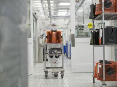 Applied Materials Hadapi Tantangan Ekspor dan Optimisme dari Permintaan AI