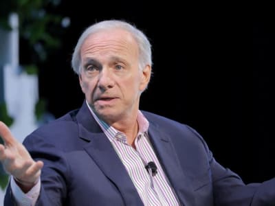 Bridgewater Tambah Saham Tesla dan Pangkas Saham Teknologi Besar di Kuartal Terakhir