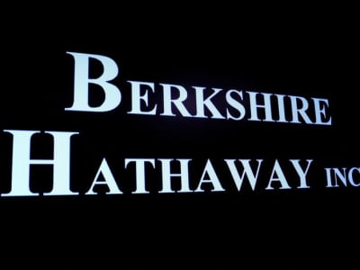 Berkshire Hathaway Alihkan Investasi: Decrease Saham Bank, Tambah Produsen Minuman