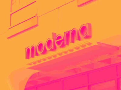 Apakah Kini Waktu Tepat Membeli Saham Moderna di Tengah Penurunan Pendapatan?