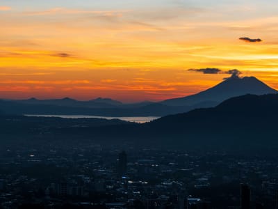 El Salvador dan Revolusi Bitcoin: Dari Konferensi Bahasa Ganda Hingga Peluang Baru