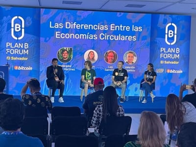 El Salvador Mendorong Adopsi Bitcoin Lewat Konferensi Plan B Dwibahasa