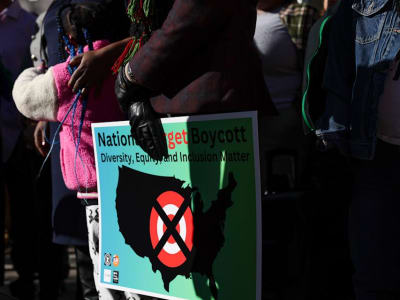 NAACP Ajak Konsumen Dukung Perusahaan yang Tetap Jalankan DEI