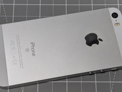 iPhone SE 2025: Warisan Legendaris dan Tantangan di Pasar Smartphone Modern