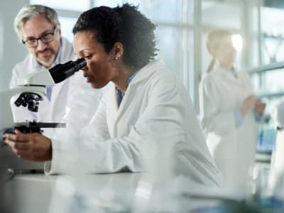 Komputasi Kuantum: Revolusi Teknologi yang Mengubah Penemuan Obat