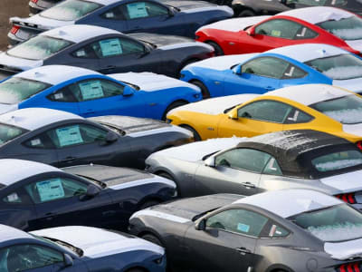 Trump Akan Naikkan Tarif Impor Mobil dan Semikonduktor hingga 25% Mulai April