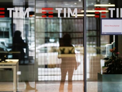 Poste Italiane Perbesar Saham di Telecom Italia Jelang Konsolidasi Telekomunikasi