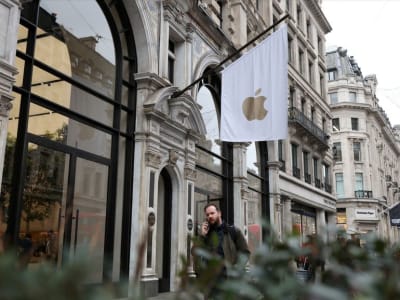 Apple Luncurkan iPhone SE 4 dengan Fitur AI dan USB-C untuk Saingi Android