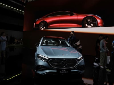 Laba Mercedes-Benz Turun Tajam, Proyeksi 2025 Lebih Suram