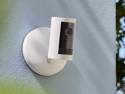 Ring Outdoor Cam Plus: Kamera Keamanan 2K dengan Fitur Canggih dan Harga Terjangkau
