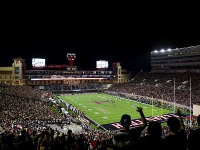 Texas Tech Renovasi Stadion dengan Obligasi Rp 5.64 triliun ($343 Juta)  dan Dukungan Mahomes