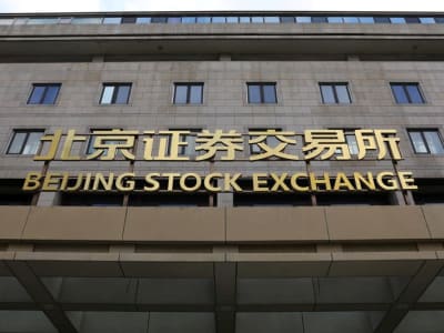 Pasar Asia Tertekan Kebijakan Tarif Trump dan Proyeksi Ekonomi Suram Walmart