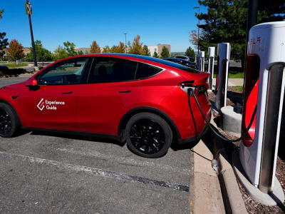 Tesla Tarik 375.000 Mobil karena Masalah Power Steering, Update Gratis Dirilis