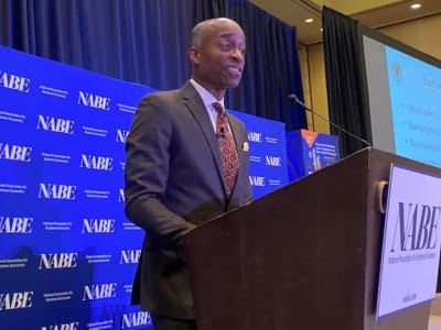 Bagaimana AI Mempercepat Reaksi Pasar, Tapi Tantang Efektivitas Kebijakan Moneter